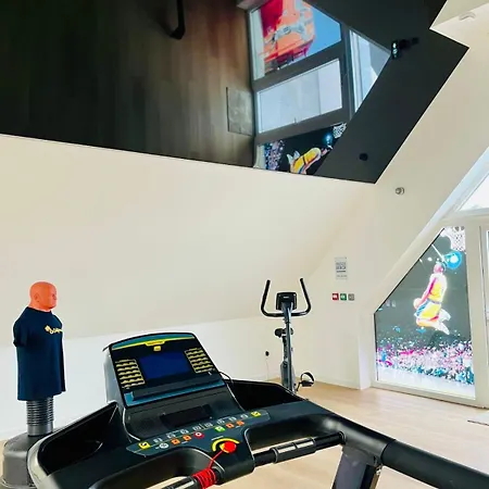 Apartment Cosy Ambiance Hollywood Dans Avec Piscine 2 Pers Parking Gratuit Neuf-Mesnil