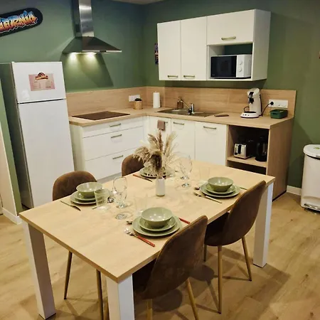 Cosy Ambiance Hollywood Dans Avec Piscine 4 Pers Parking Gratuit